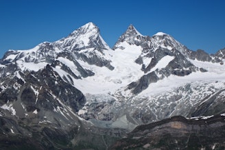 Obergabelhorn and Wellenkuppe, with ent Blanche on their L.jpg